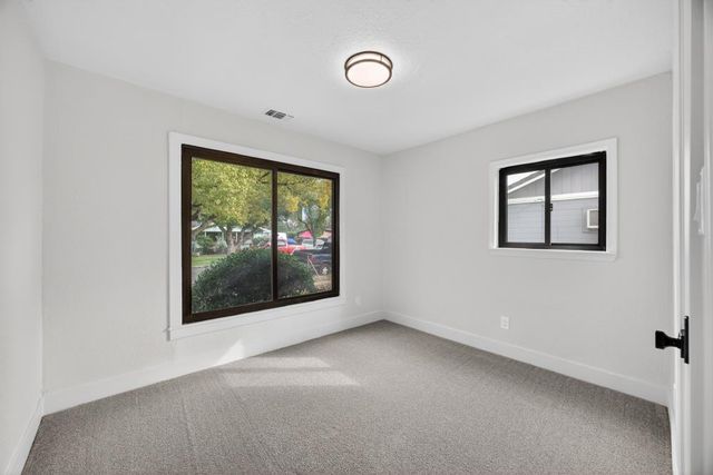 247 Cedar St, Roseville, CA 95678