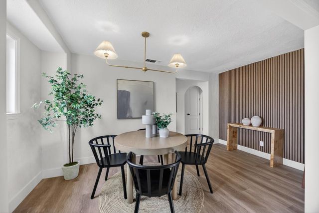 247 Cedar St, Roseville, CA 95678