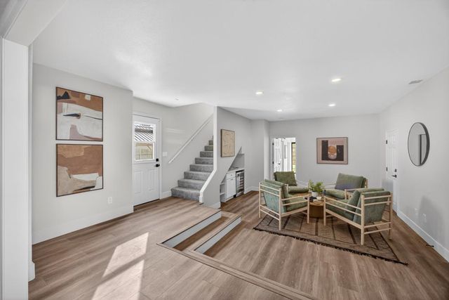 247 Cedar St, Roseville, CA 95678