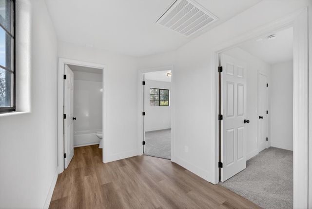 247 Cedar St, Roseville, CA 95678