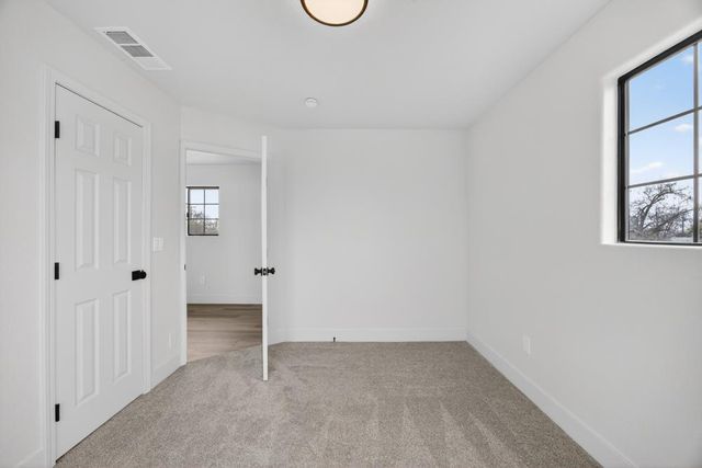 247 Cedar St, Roseville, CA 95678