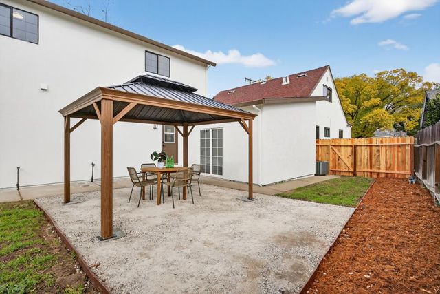 247 Cedar St, Roseville, CA 95678