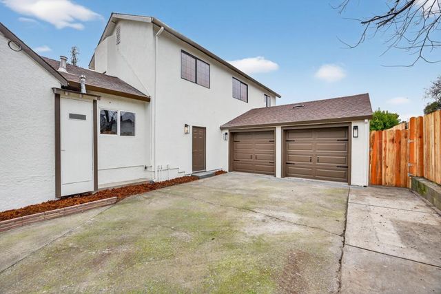 247 Cedar St, Roseville, CA 95678