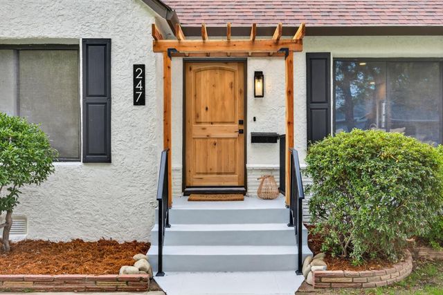 247 Cedar St, Roseville, CA 95678