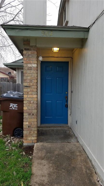 902 Ridgemont ST, Round Rock, TX 78664