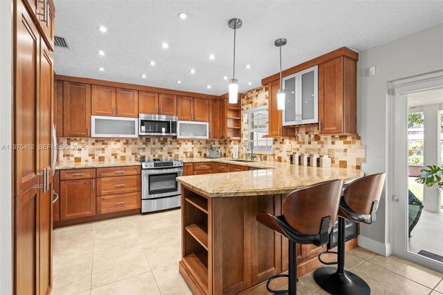 12755 SW 60th Ln, Miami, FL 33183