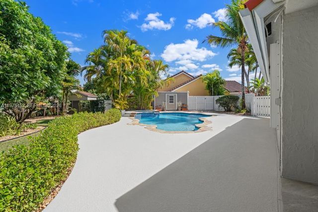 12755 SW 60th Ln, Miami, FL 33183