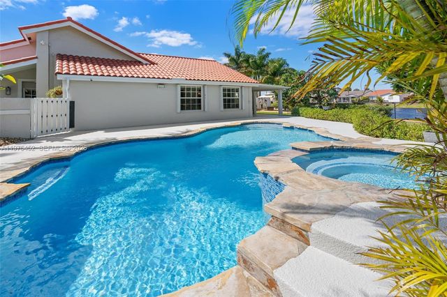 12755 SW 60th Ln, Miami, FL 33183