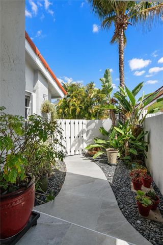 12755 SW 60th Ln, Miami, FL 33183