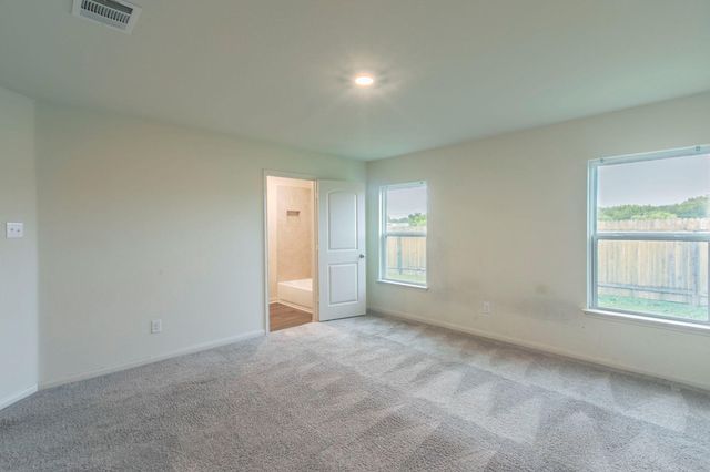 136 Allington CIR, Jarrell, TX 76537