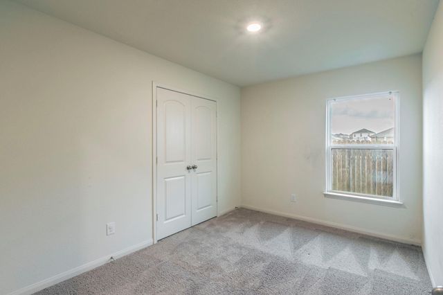 136 Allington CIR, Jarrell, TX 76537