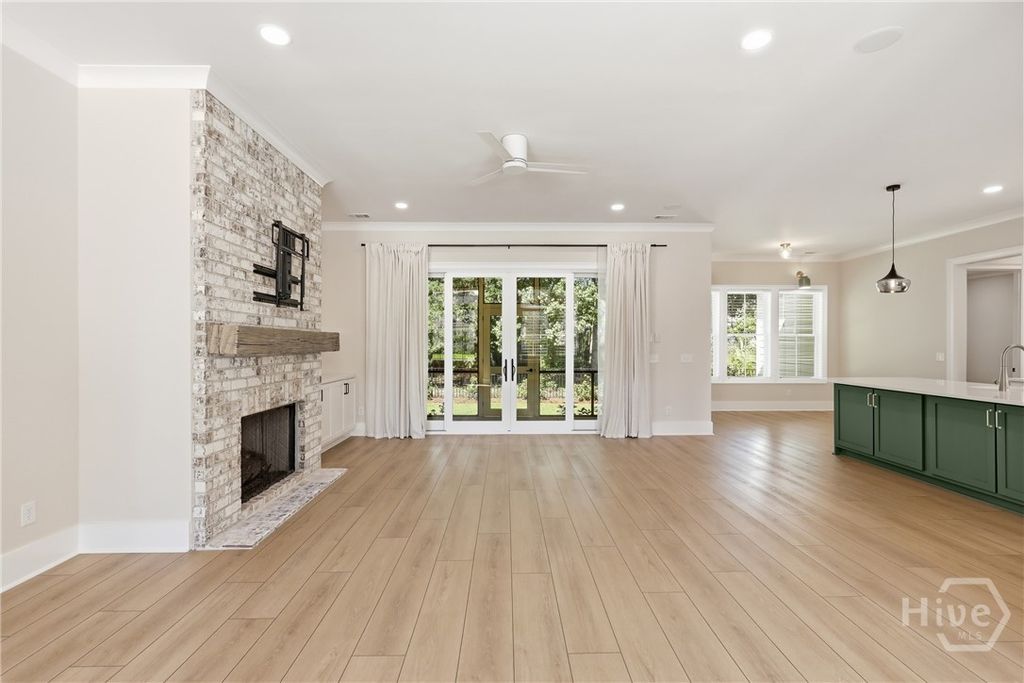 Image 10 of property listing at 73 Cane Patch Lane, Richmond Hill, GA 31324