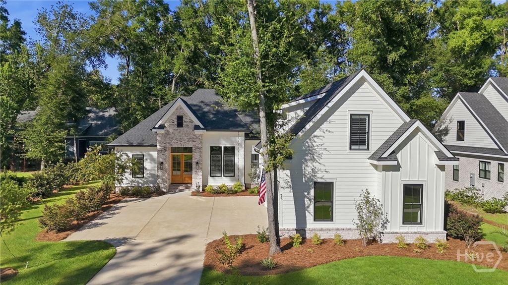 Image 2 of property listing at 73 Cane Patch Lane, Richmond Hill, GA 31324