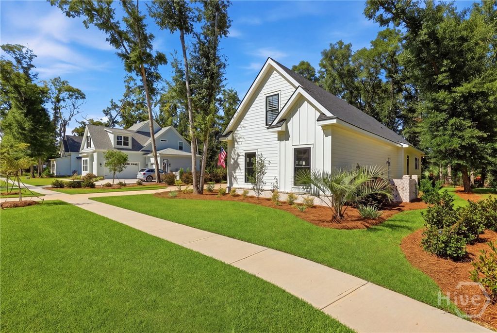 Image 5 of property listing at 73 Cane Patch Lane, Richmond Hill, GA 31324