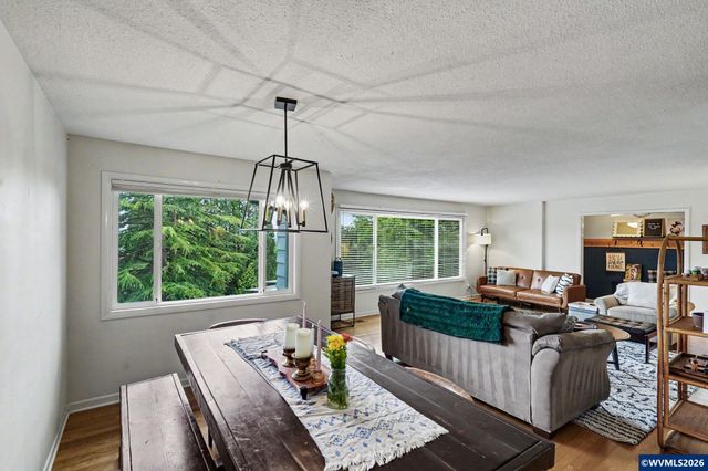 3270 Azalea Dr S, Salem, OR 97302