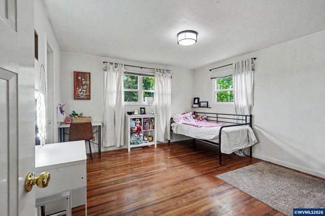 3270 Azalea Dr S, Salem, OR 97302