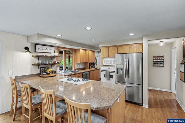 3270 Azalea Dr S, Salem, OR 97302