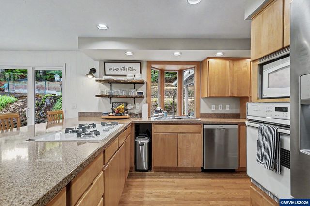 3270 Azalea Dr S, Salem, OR 97302