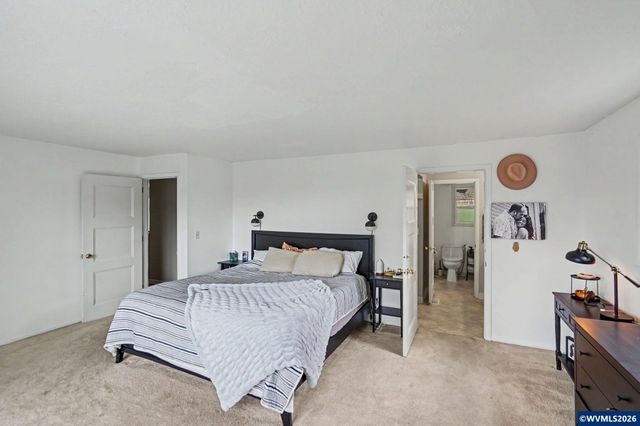 3270 Azalea Dr S, Salem, OR 97302