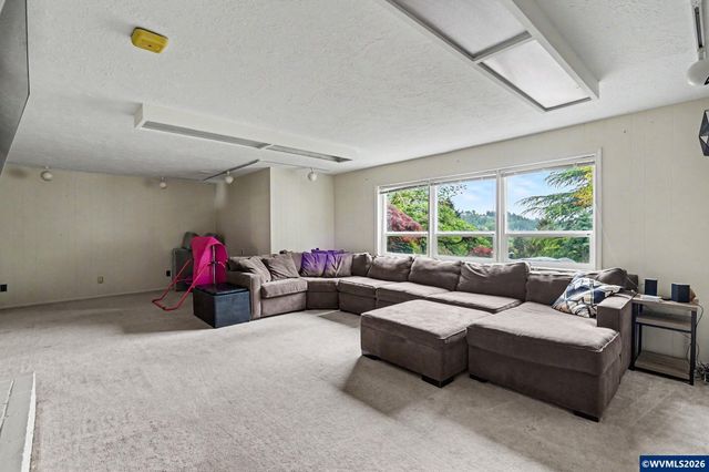 3270 Azalea Dr S, Salem, OR 97302