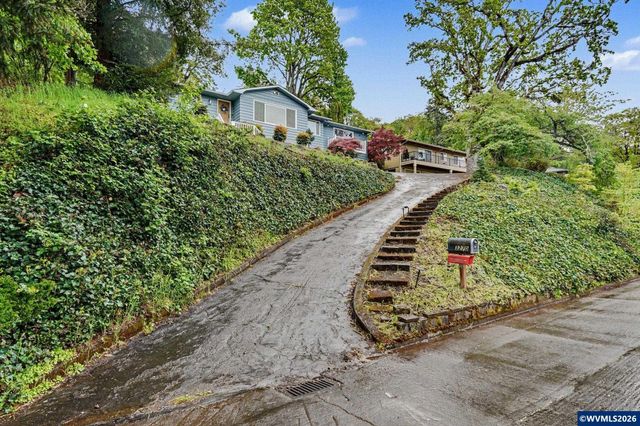 3270 Azalea Dr S, Salem, OR 97302