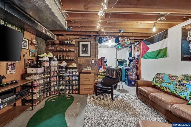 3270 Azalea Dr S, Salem, OR 97302