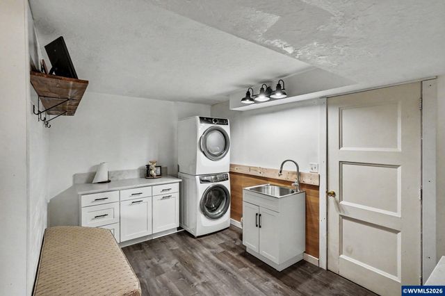 3270 Azalea Dr S, Salem, OR 97302