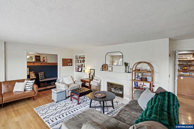 3270 Azalea Dr S, Salem, OR 97302