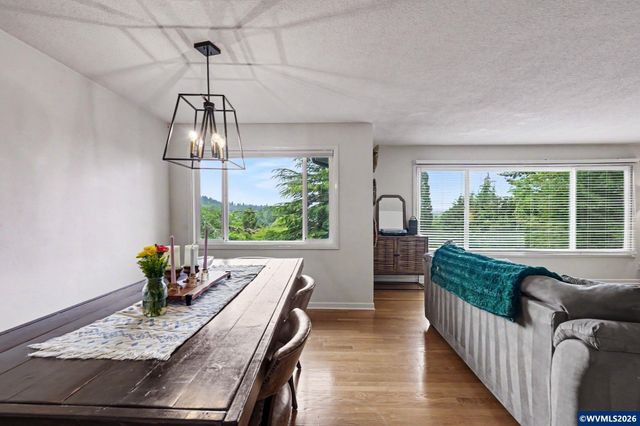 3270 Azalea Dr S, Salem, OR 97302