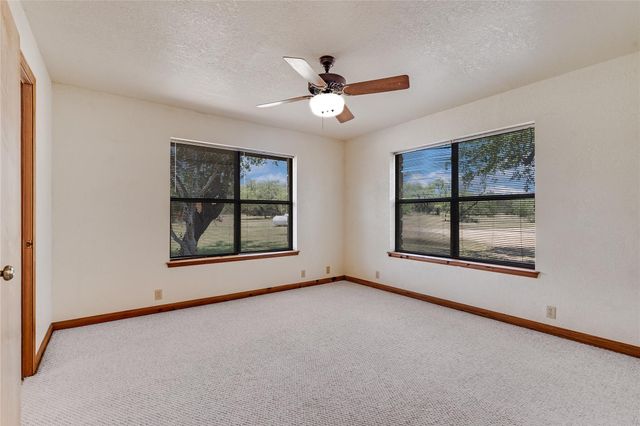 199 Middleton RD, Spicewood, TX 78669