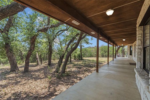 199 Middleton RD, Spicewood, TX 78669