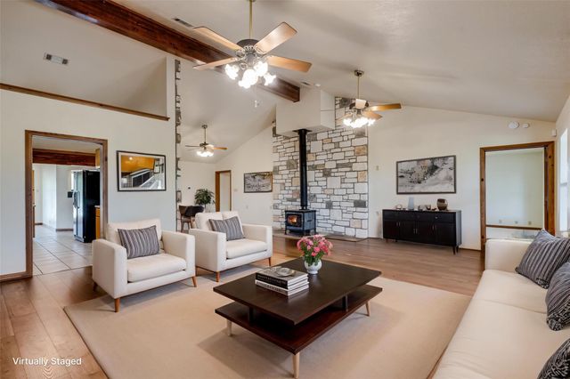 199 Middleton RD, Spicewood, TX 78669
