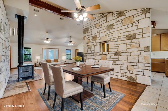 199 Middleton RD, Spicewood, TX 78669