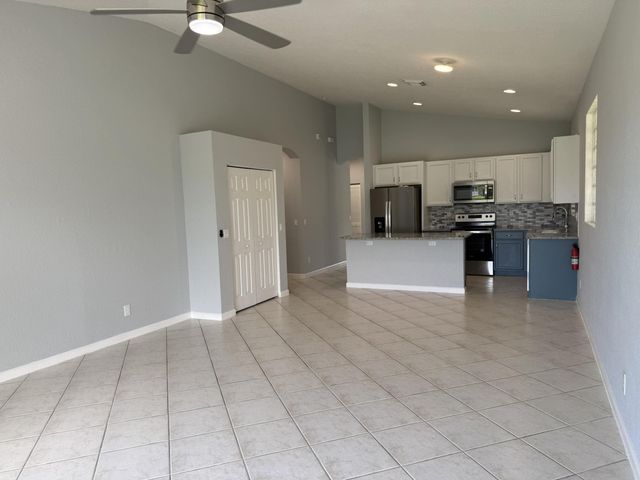 9084 Silver Glen Way, Lake Worth, FL 33467