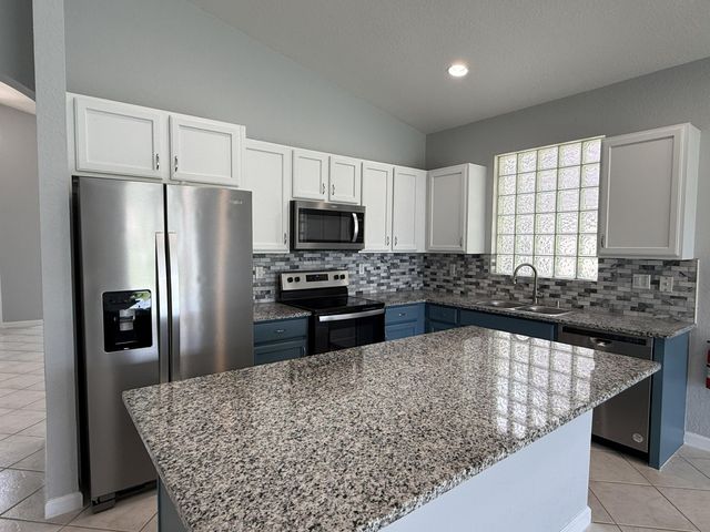 9084 Silver Glen Way, Lake Worth, FL 33467