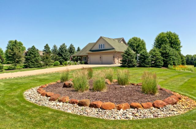 25157 Firefly Avenue, Wyoming, MN 55092