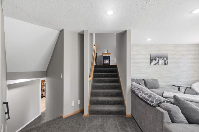 25157 Firefly Avenue, Wyoming, MN 55092
