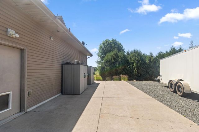 25157 Firefly Avenue, Wyoming, MN 55092