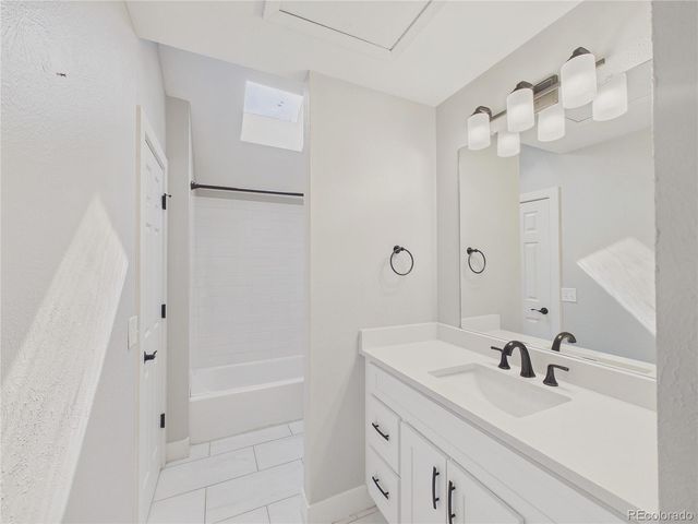 3752 S Genoa Circle B, Aurora, CO 80013