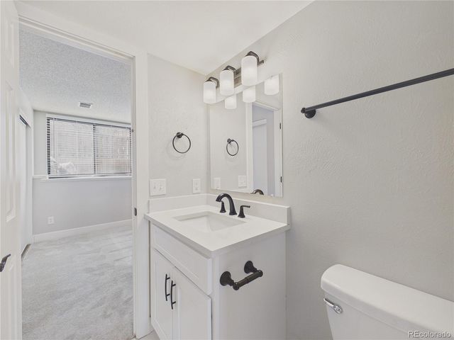 3752 S Genoa Circle B, Aurora, CO 80013