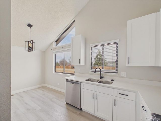 3752 S Genoa Circle B, Aurora, CO 80013