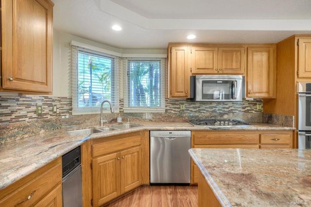 1930 MOUNTAIN VALLEY LANE, Escondido, CA 92029