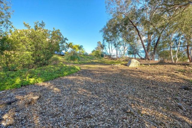 1930 MOUNTAIN VALLEY LANE, Escondido, CA 92029