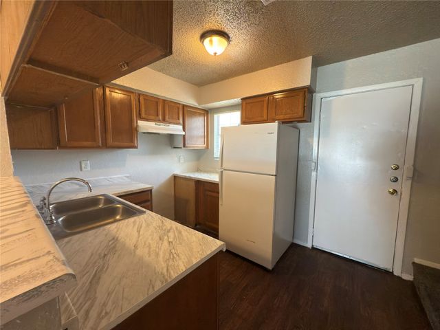 2250 Aspen Drive, Dallas, TX 75227