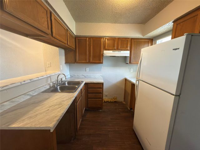 2250 Aspen Drive, Dallas, TX 75227