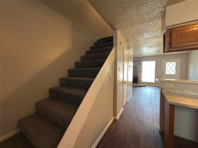 2250 Aspen Drive, Dallas, TX 75227