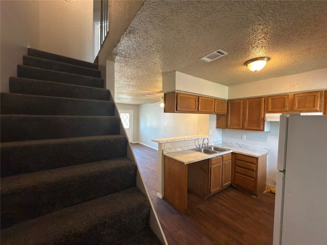 2250 Aspen Drive, Dallas, TX 75227