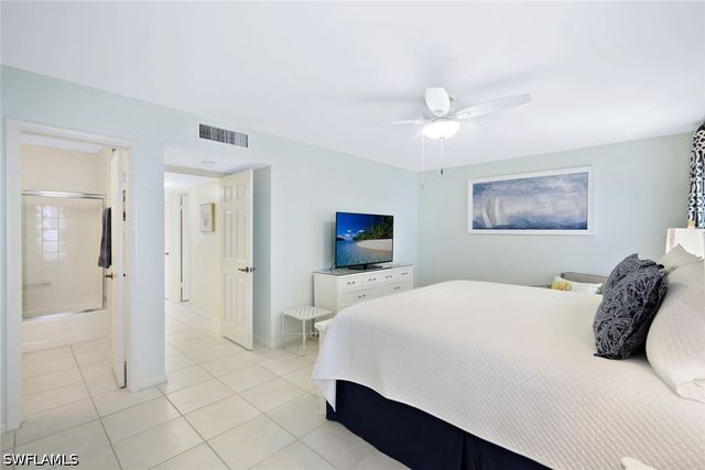 286 4th ST S 203, Naples, FL 34102