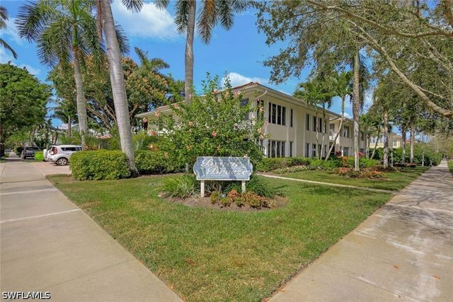 286 4th ST S 203, Naples, FL 34102