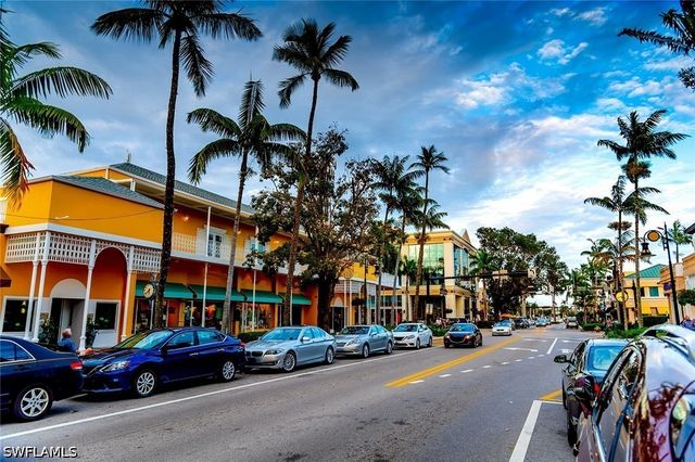 286 4th ST S 203, Naples, FL 34102